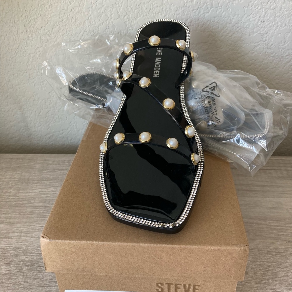 Steve Madden slip on sandal